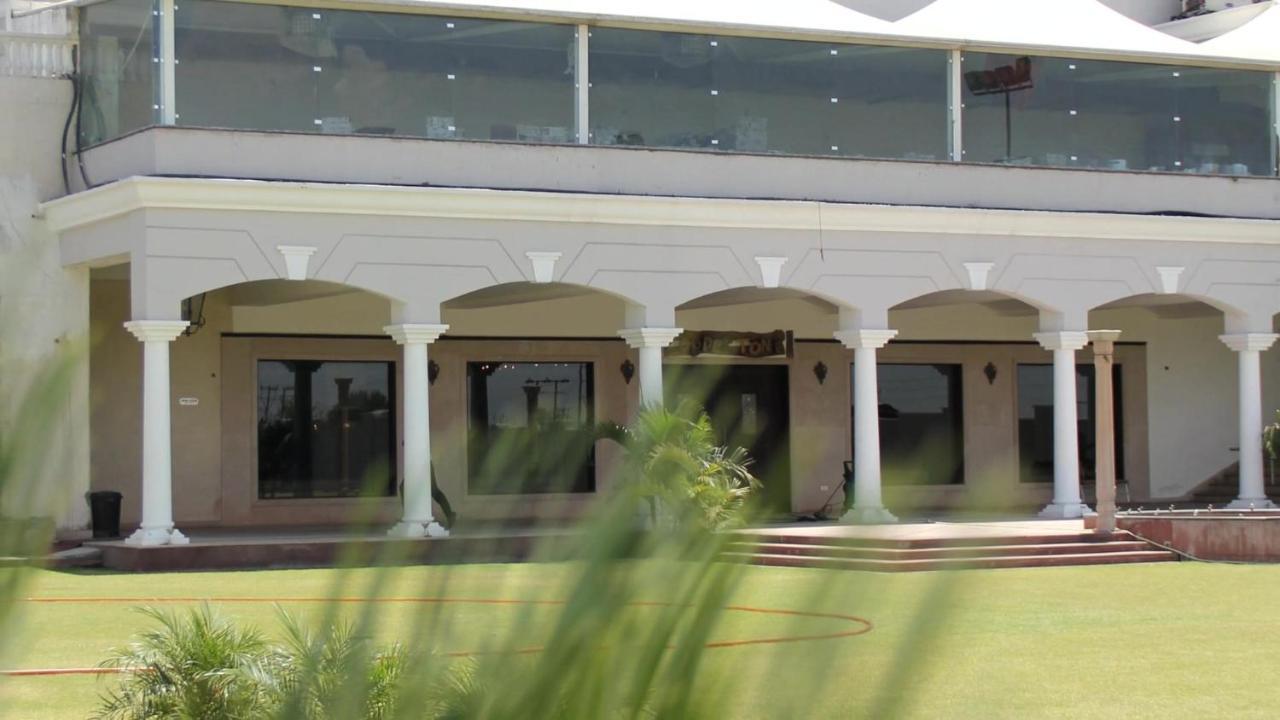 Hotel 17 Miles Jammu Extérieur photo