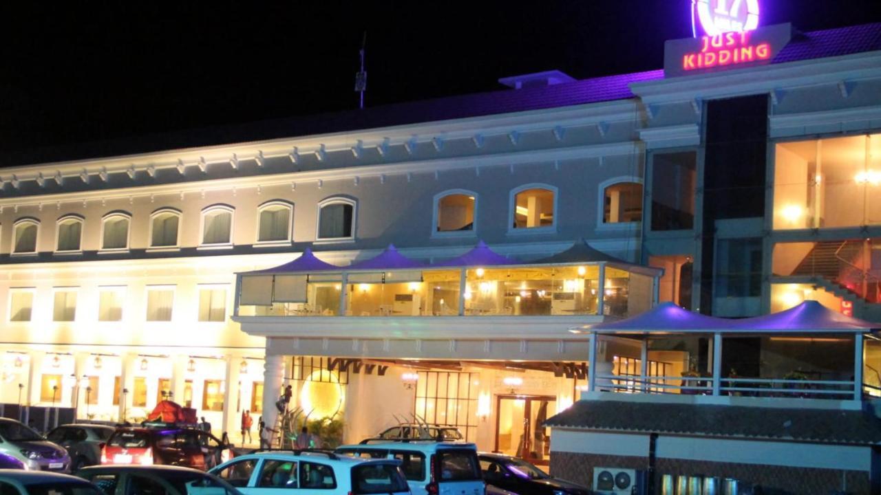 Hotel 17 Miles Jammu Extérieur photo