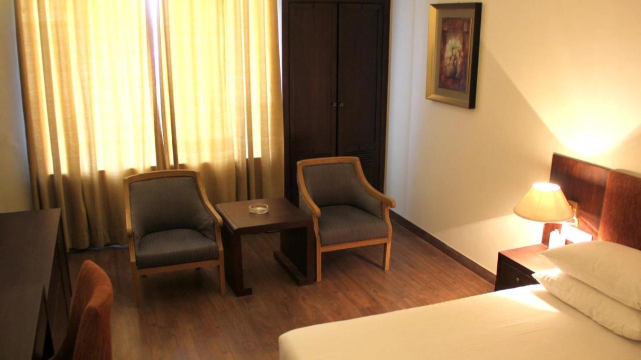 Hotel 17 Miles Jammu Extérieur photo
